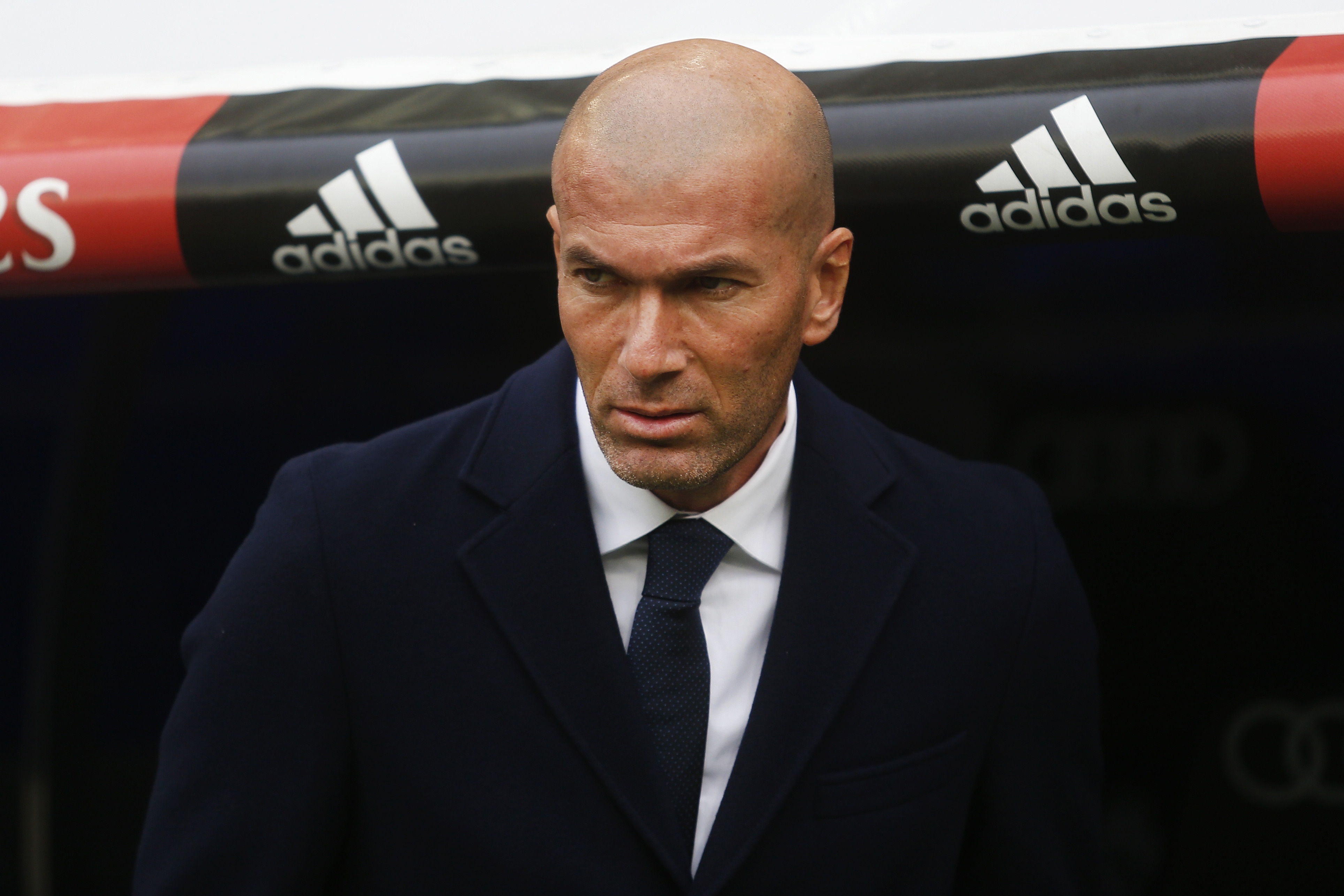 Nhin lai 17 lan HLV Zidane gop mat o El Clasico anh 18