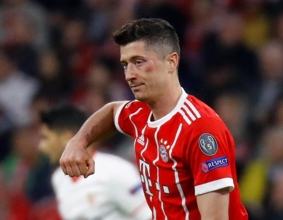 ‘Bat’ HLV Heynckes, Lewandowski dem nguoc ngay roi Bayern hinh anh