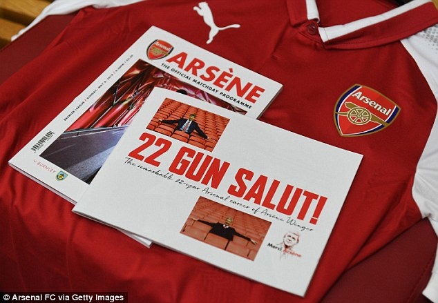 Arsene Wenger chinh thuc chia tay san Emirates anh 6