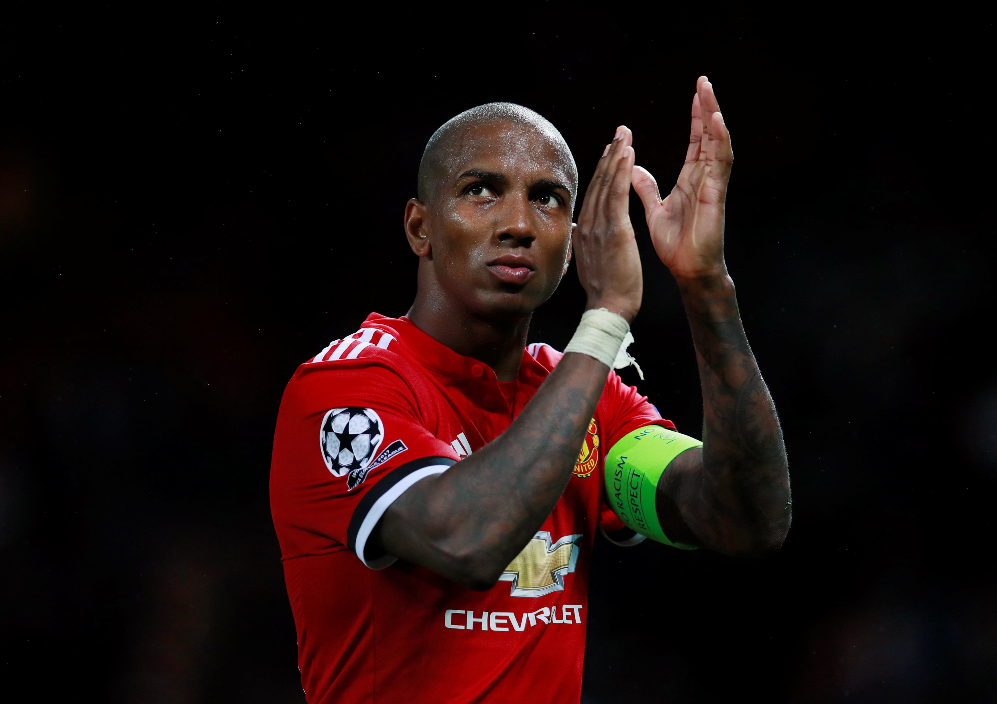 Sau 4 năm, MU vẫn khao khát hình mẫu của Evra ảnh 3 Sau 4 nam, MU van khao khat hinh mau cua Evra anh 3