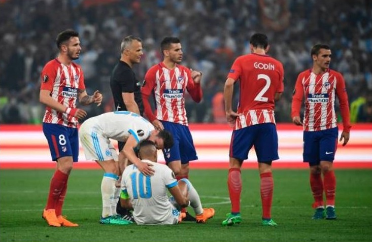 Payet khoc nuc no sau chan thuong,  nguy co lo World Cup 2018 anh 4