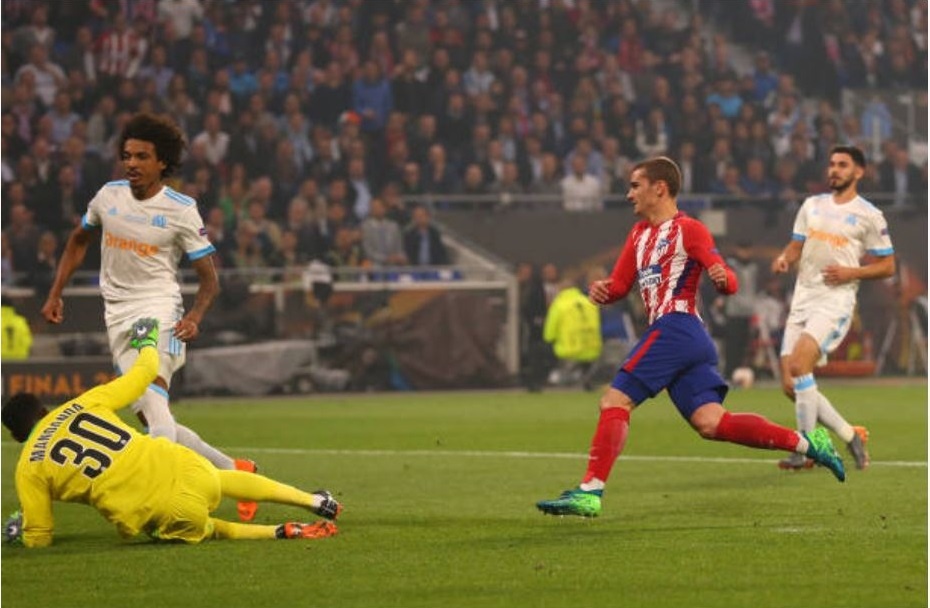 Griezmann lap dai cong,  giup Torres chia tay trong anh 2