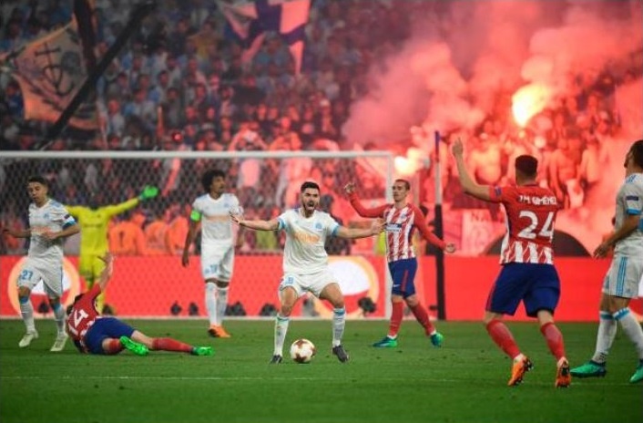 Payet khoc nuc no sau chan thuong,  nguy co lo World Cup 2018 anh 11