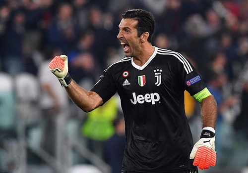 Thu mon Buffon san sang chia tay Juventus o tuoi 40 hinh anh