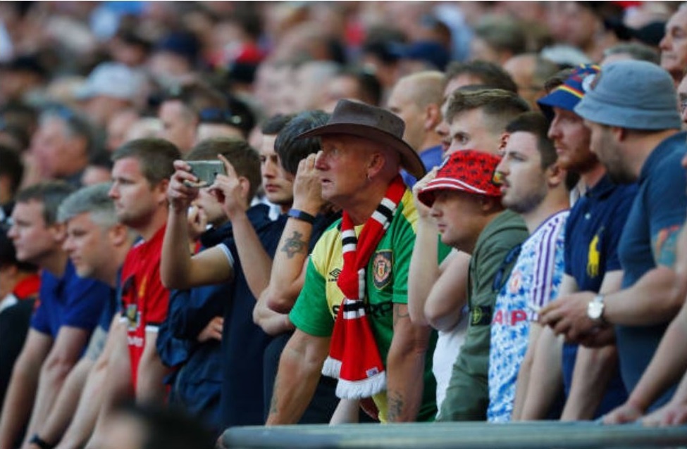 Cau thu MU 'chet lang',  nhin Chelsea nang cup FA anh 9