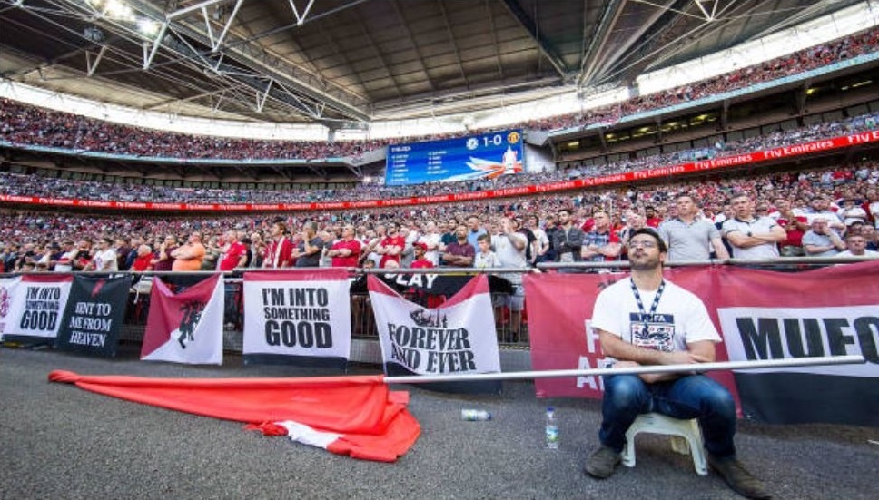 Cau thu MU 'chet lang',  nhin Chelsea nang cup FA anh 10