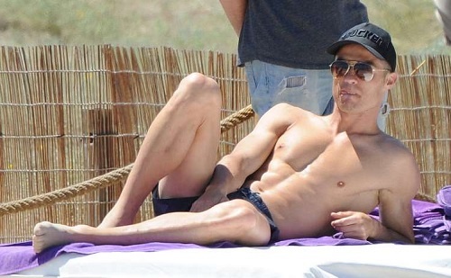 Xa stress ben ban gai, Ronaldo san sang cho chung ket Champions League hinh anh