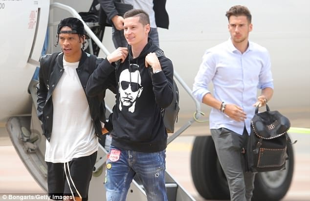 Tuyen Duc hoi quan, khoi dau hanh trinh bao ve cup vang hinh anh