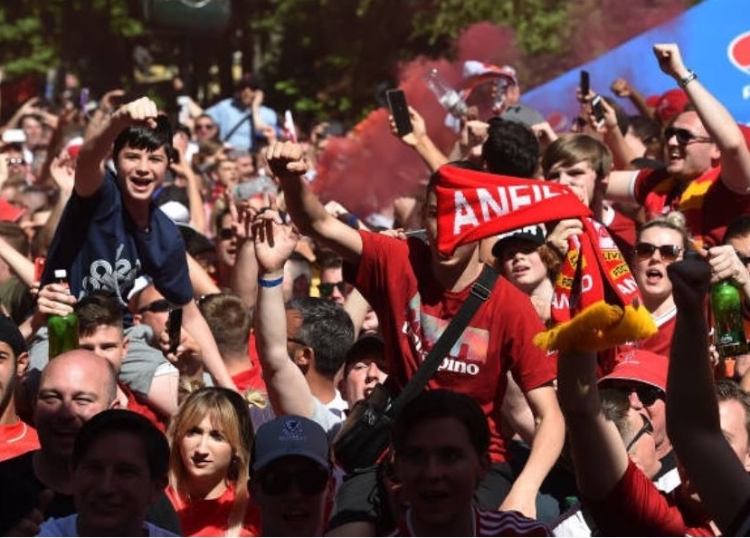 CDV xam logo Liverpool kin lung,  san sang tiep lua cho thay tro Klopp anh 7