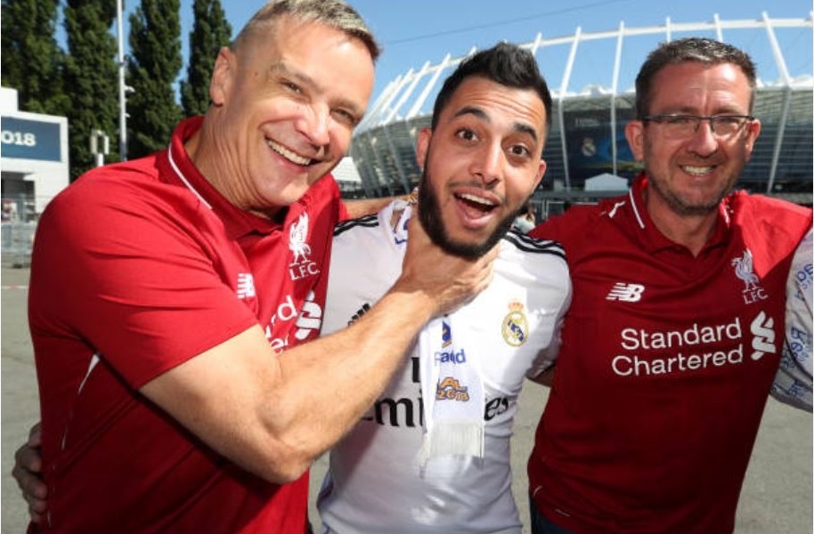 Truoc gio 'G',  CDV Liverpool nhuom do SVD NSK Olympiyskyi anh 8