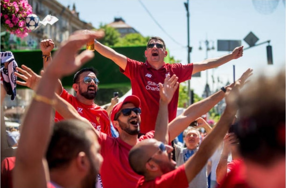 CDV xam logo Liverpool kin lung,  san sang tiep lua cho thay tro Klopp anh 2