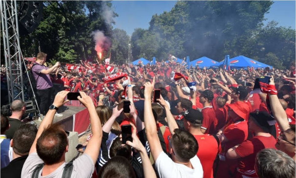 CDV xam logo Liverpool kin lung,  san sang tiep lua cho thay tro Klopp anh 4