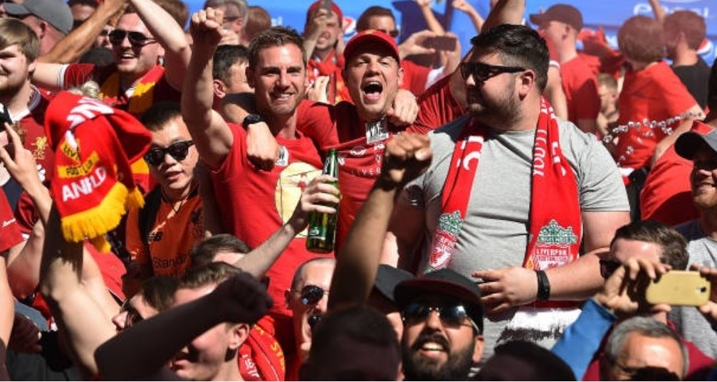 CDV xam logo Liverpool kin lung,  san sang tiep lua cho thay tro Klopp anh 8