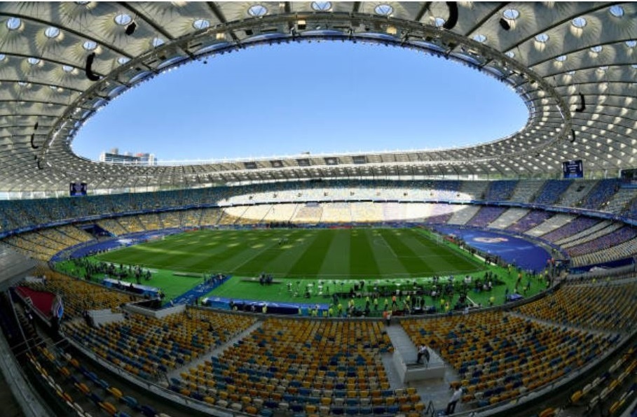 Truoc gio 'G',  CDV Liverpool nhuom do SVD NSK Olympiyskyi anh 9