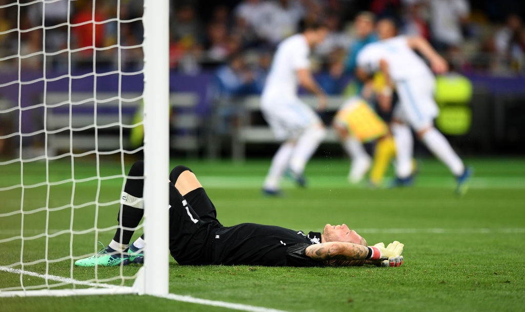 HLV Klopp: ‘Sau tat ca,  Liverpool phai o ben Karius’ anh 1