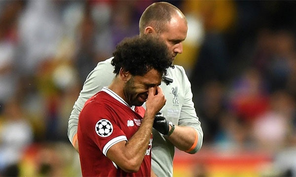 Dinh Thanh Trung: 'Chan thuong cua Salah la cu soc voi Liverpool' hinh anh