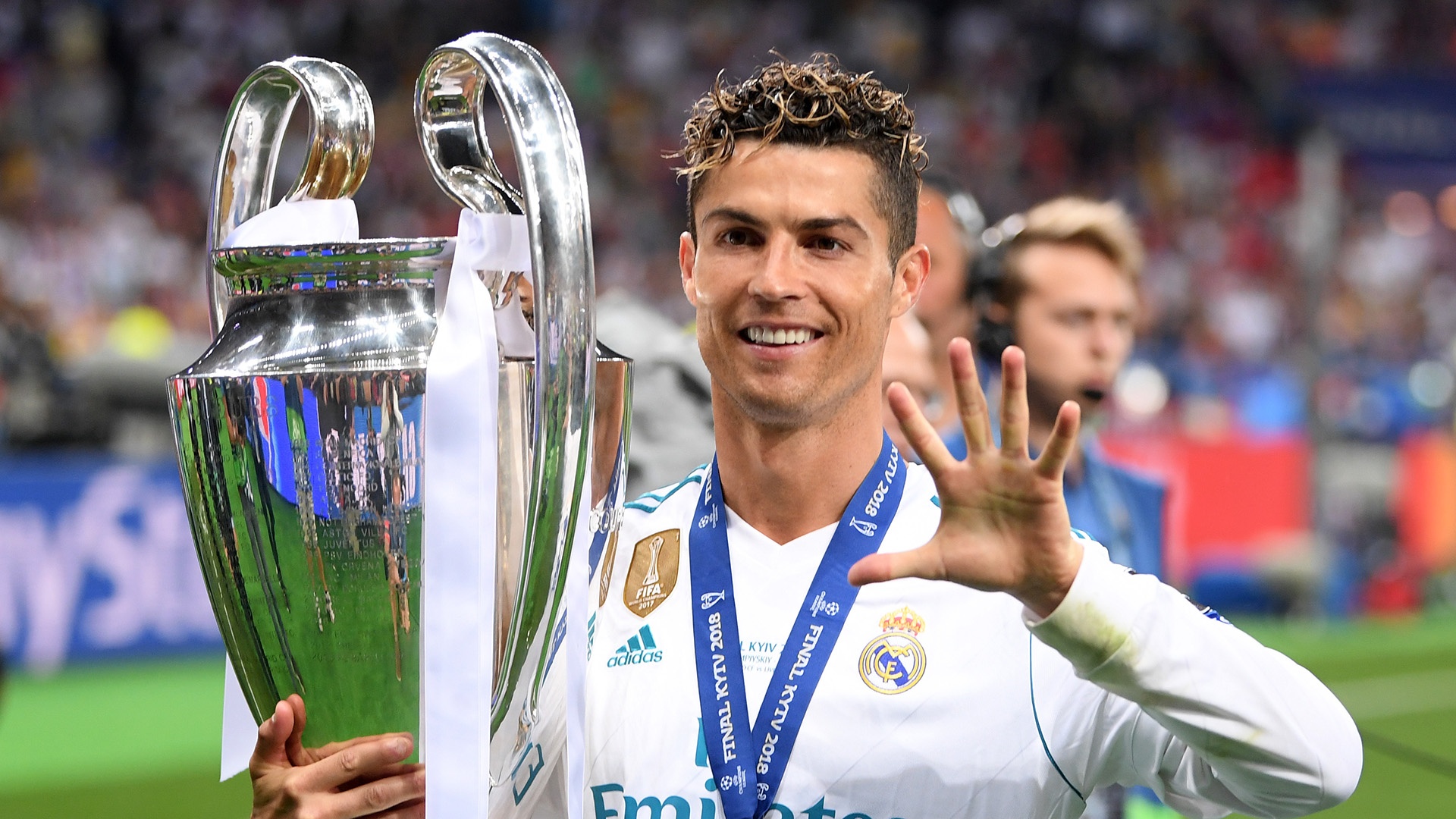HLV Zidane lo ngại viễn cảnh Cristiano Ronaldo rời đi ảnh 1 HLV Zidane lo ngai vien canh Cristiano Ronaldo roi di anh 1