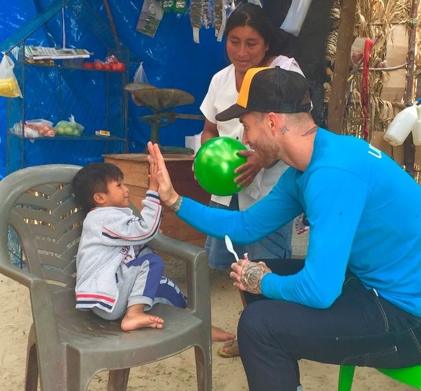 Co mot Sergio Ramos thanh thien sau lop vo hac am hinh anh