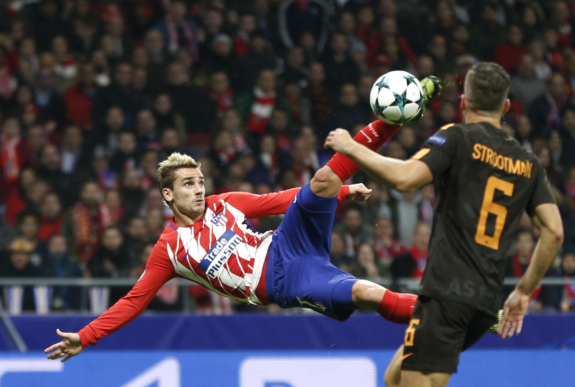 Sieu pham xe dap chong nguoc cua Ronaldo dep nhat Champions League 2017/18 anh 7