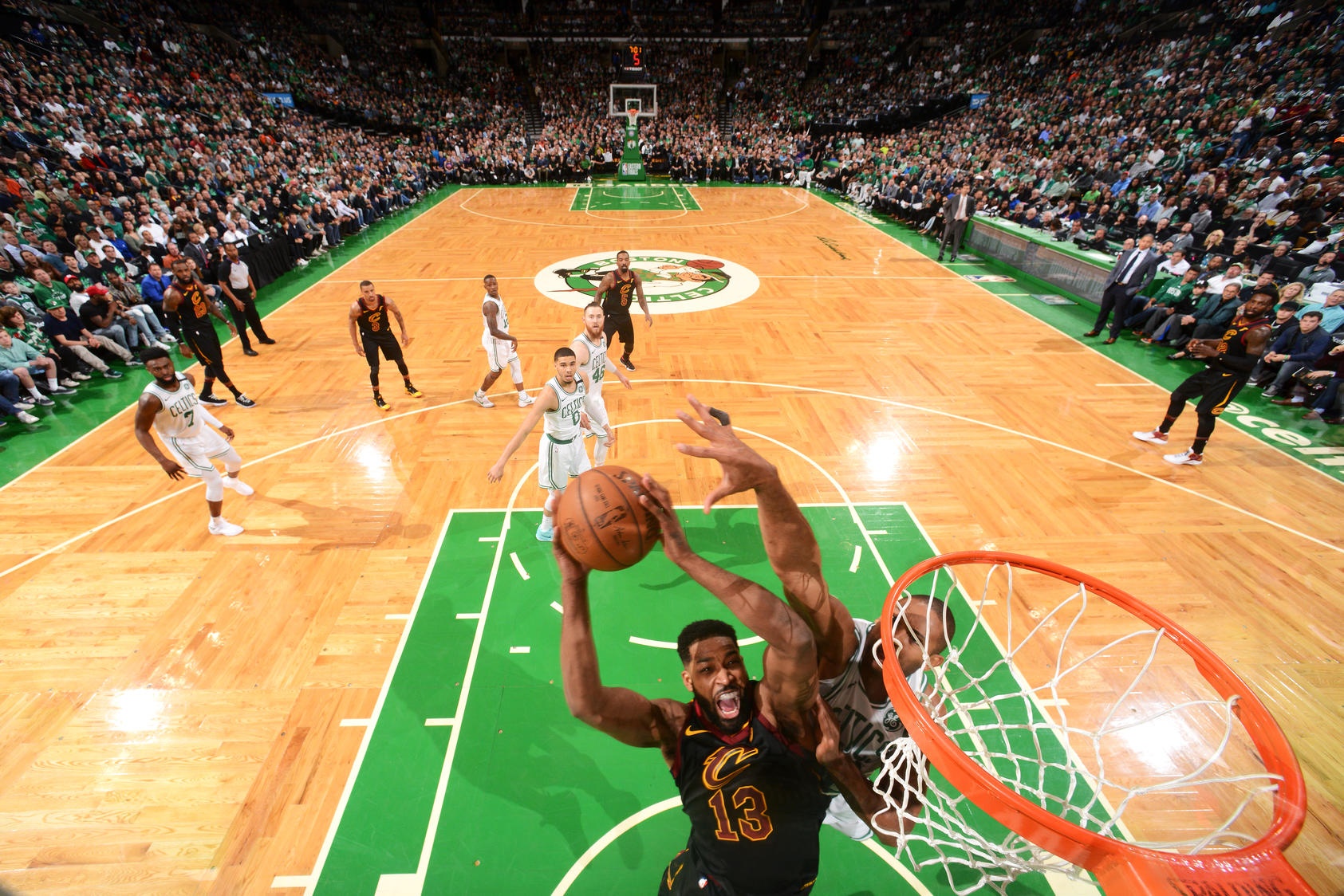 8 lan lien tiep vao NBA Finals,  LeBron James xung danh ‘vua bong ro’ duong dai anh 2