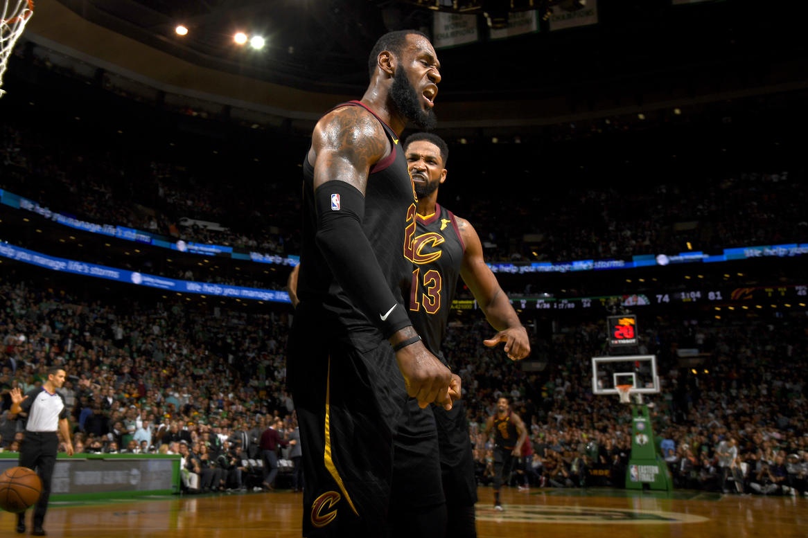8 lan lien tiep vao NBA Finals,  LeBron James xung danh ‘vua bong ro’ duong dai anh 9