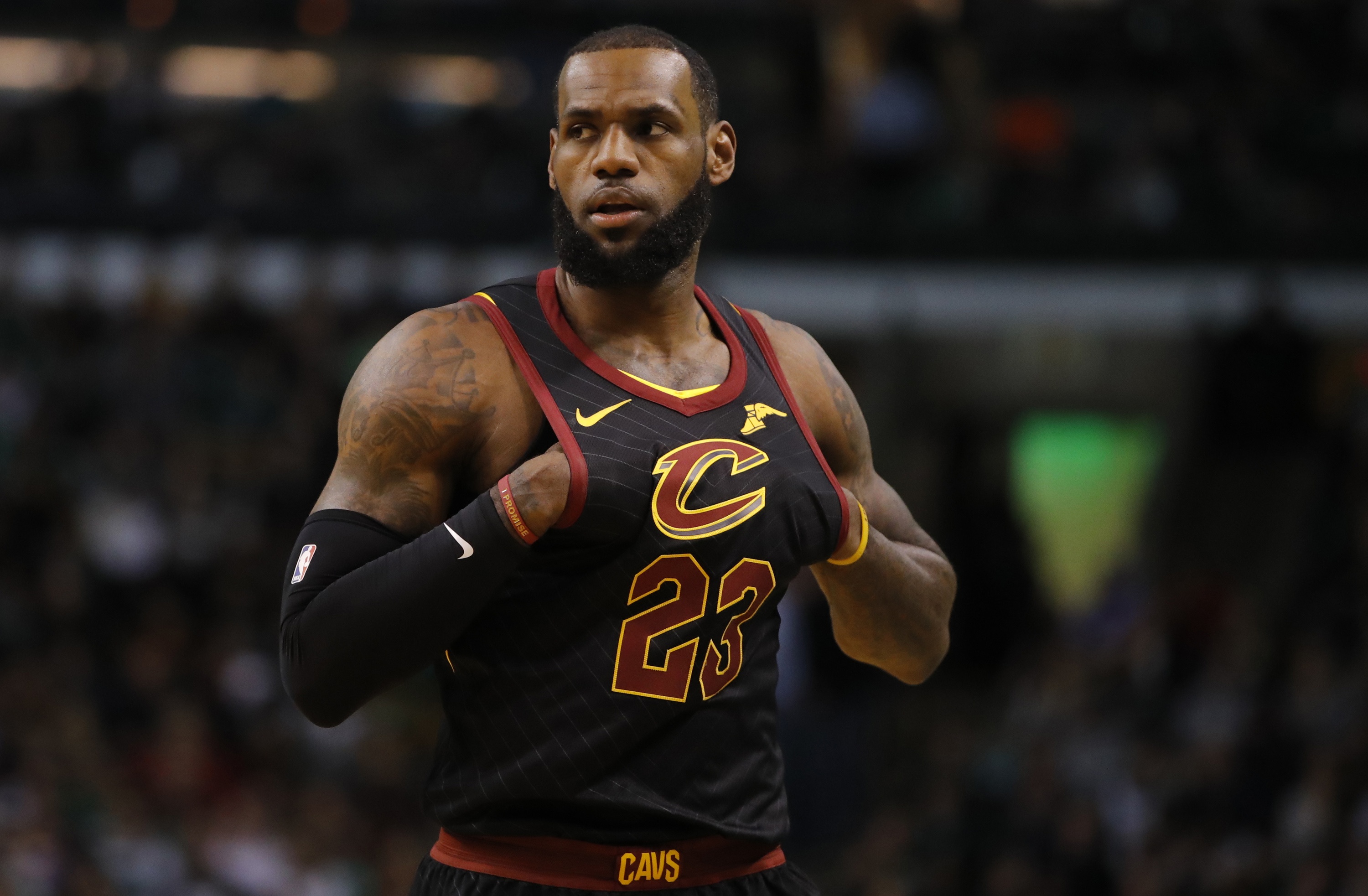 8 lan lien tiep vao NBA Finals,  LeBron James xung danh ‘vua bong ro’ duong dai anh 10