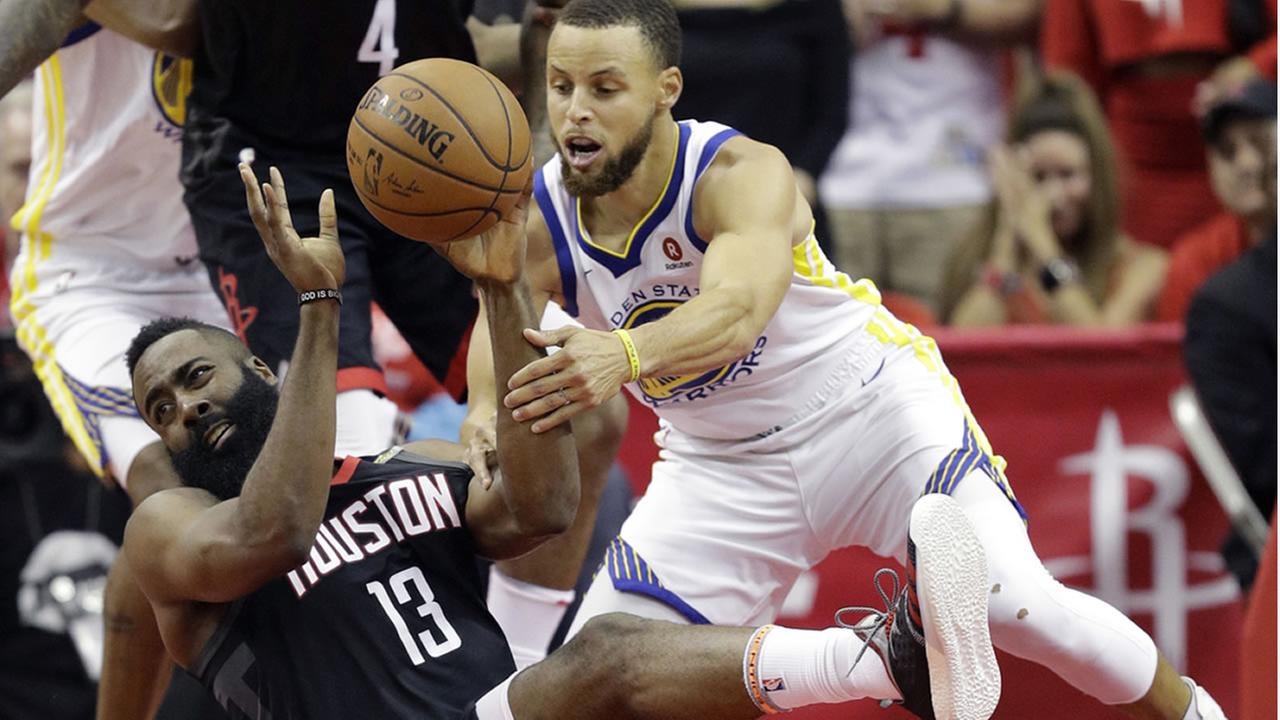 Danh bai Houston Rockets,  Curry hen King James anh 3