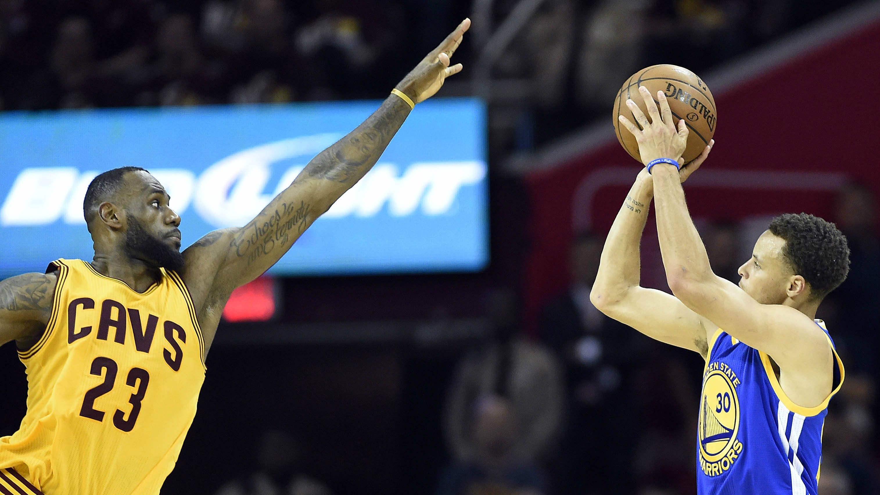 Danh bai Houston Rockets,  Curry hen King James anh 9