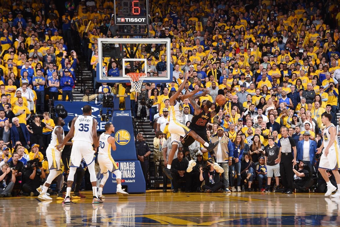 Cleveland 114-124 Golden State anh 9