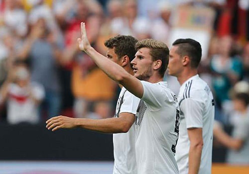 Doi tuyen Duc co tran thang 2-1 truoc khi len duong du World Cup hinh anh