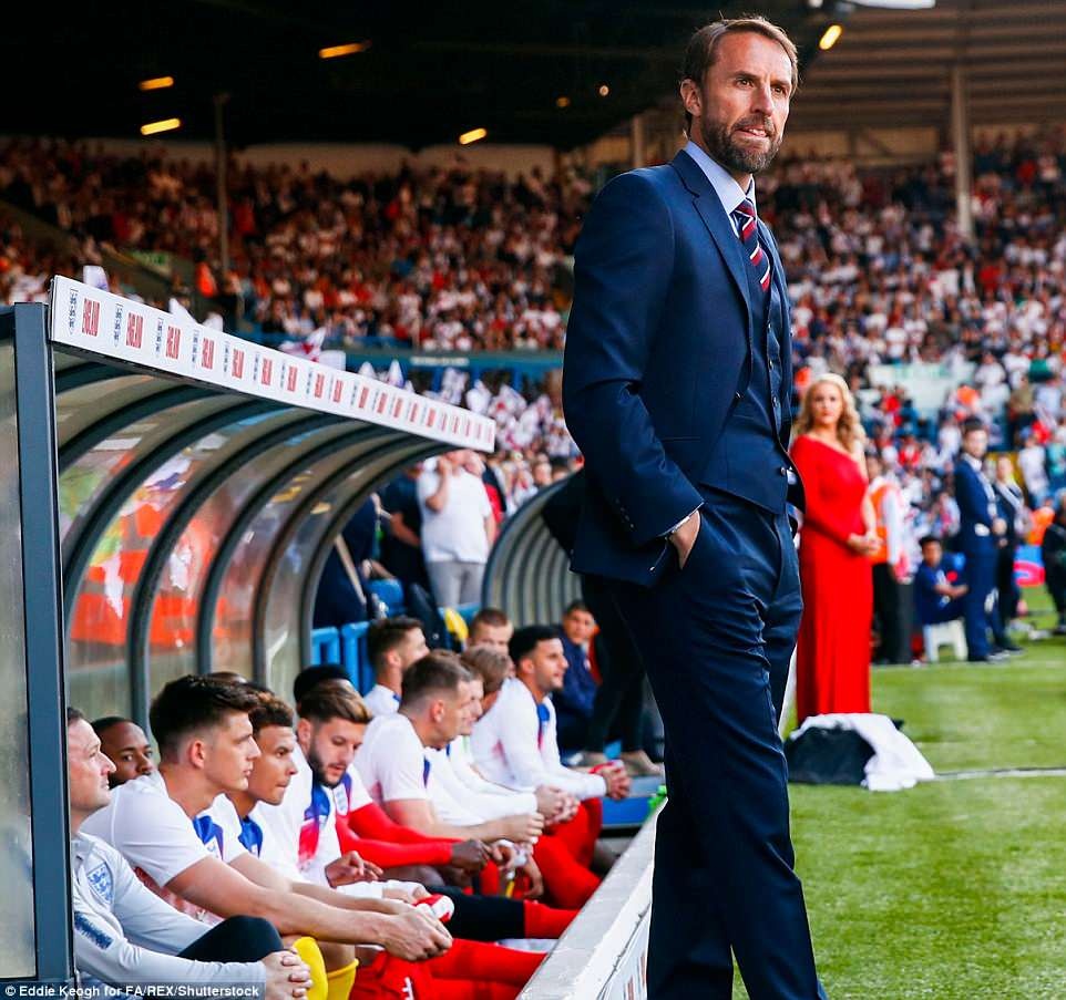 Rashford sút xa ghi bàn đẹp mắt ảnh 9 Rashford sut xa ghi ban dep mat anh 9