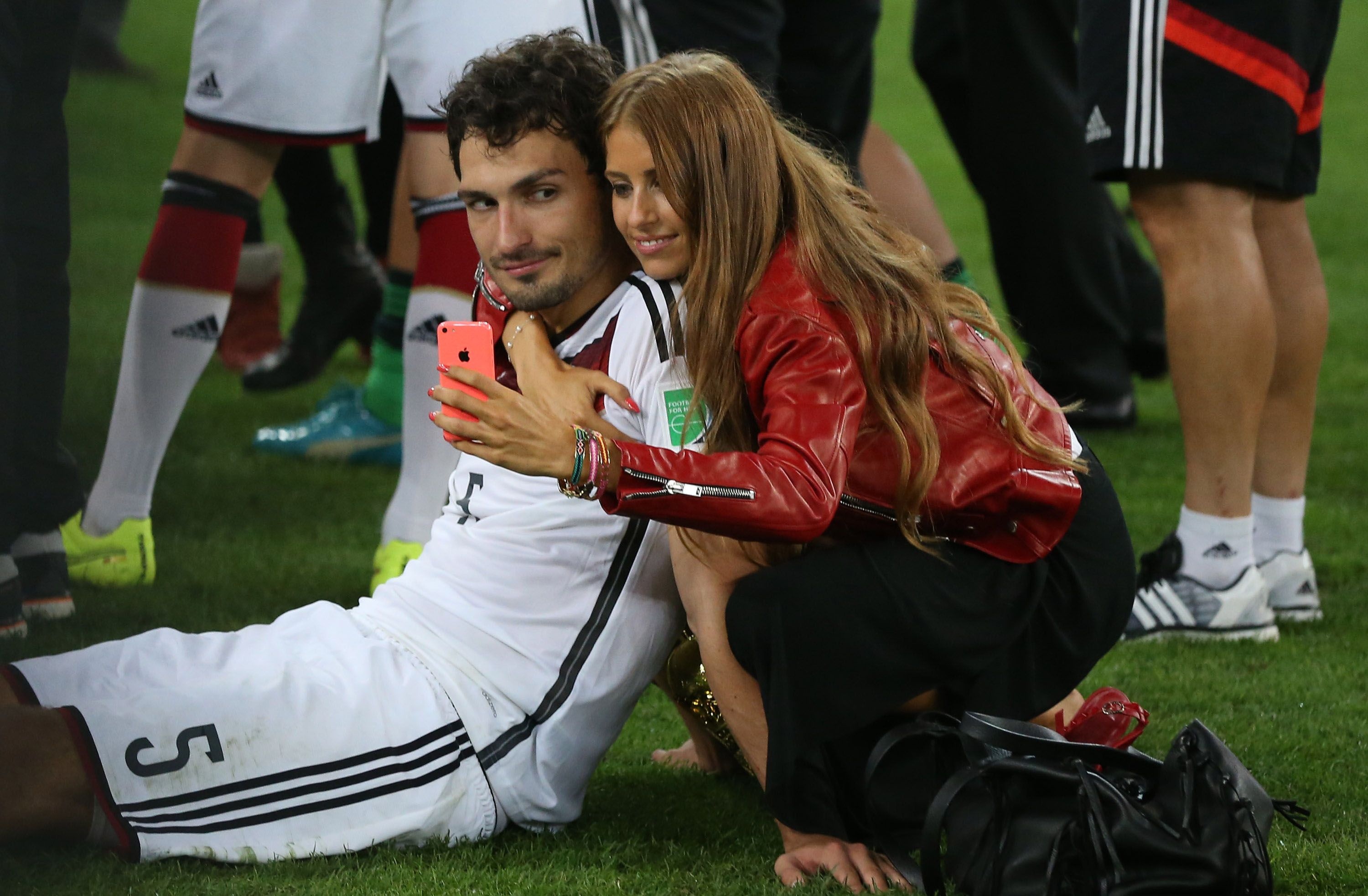 Ve nhan sac,  dan WAGS Duc khong co doi thu o World Cup 2018 anh 2