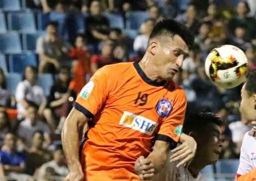 Duc Chinh toa sang ruc ro, Da Nang nhan chim doi cuoi bang hinh anh