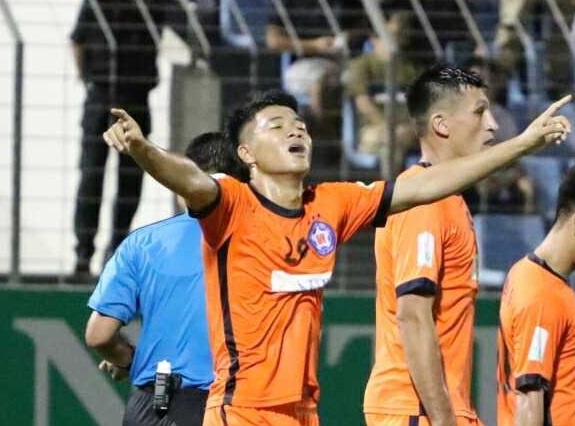 Thua dam Da Nang, HLV Nam Dinh van tin vao co hoi tru hang hinh anh