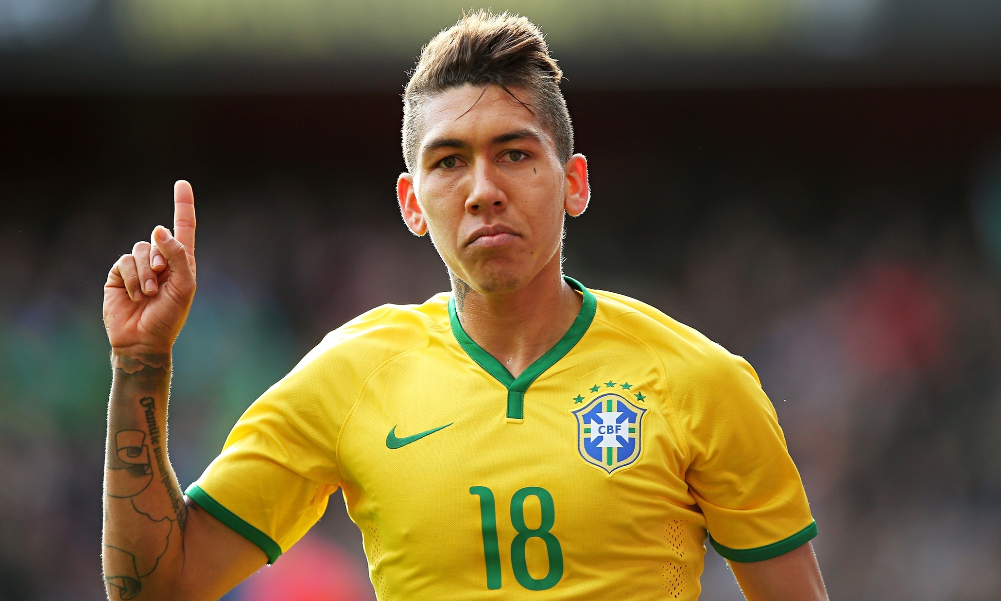 Thoi ‘tre trau’,  Firmino tung cat toc y het Ronaldo ‘beo’ anh 2