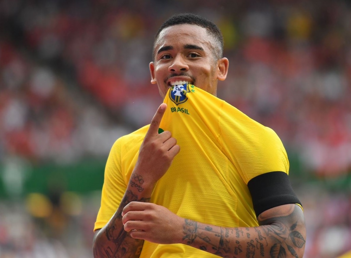 Brazil dai thang,  Neymar ap sat thanh tich cua 'Ro beo' anh 3