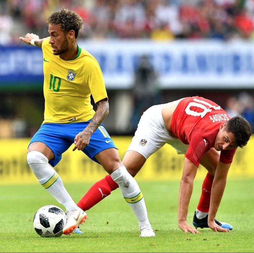 Brazil dai thang,  Neymar ap sat thanh tich cua 'Ro beo' anh 1