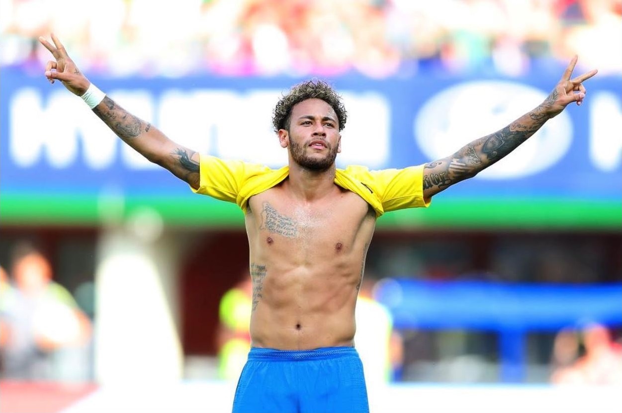 Brazil dai thang,  Neymar ap sat thanh tich cua 'Ro beo' anh 12