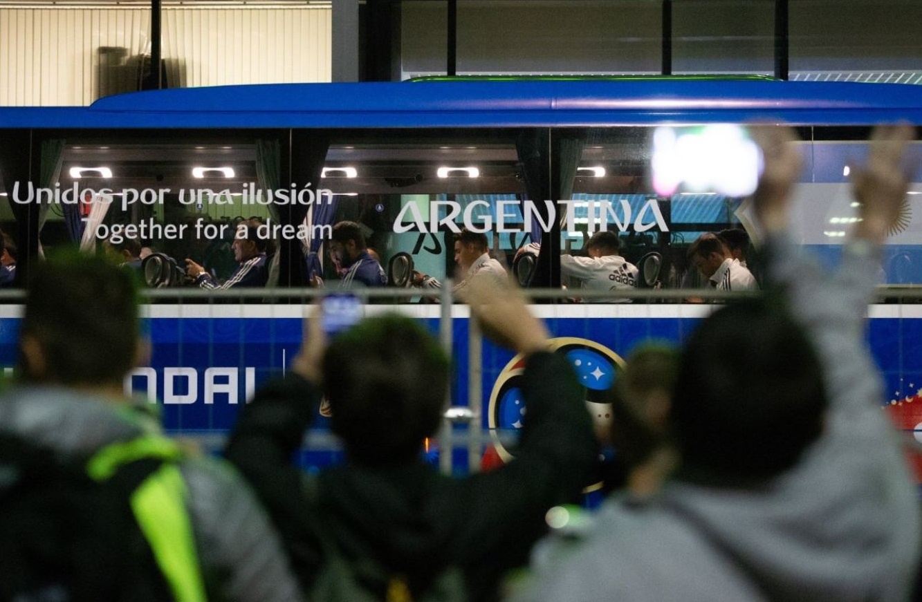 Leo Messi rang ro trong ngay dat chan den Nga anh 9