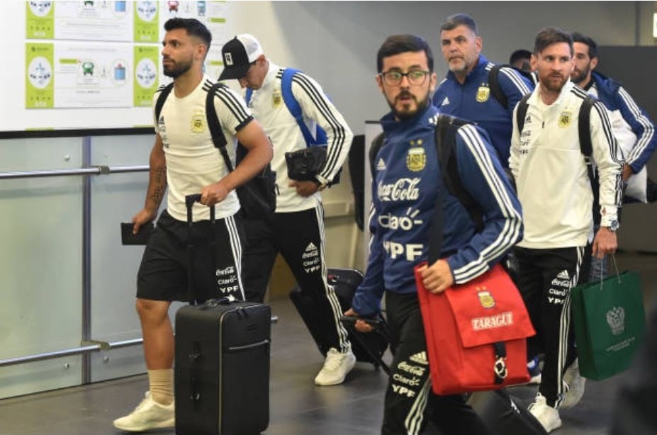 Leo Messi rang ro trong ngay dat chan den Nga anh 6