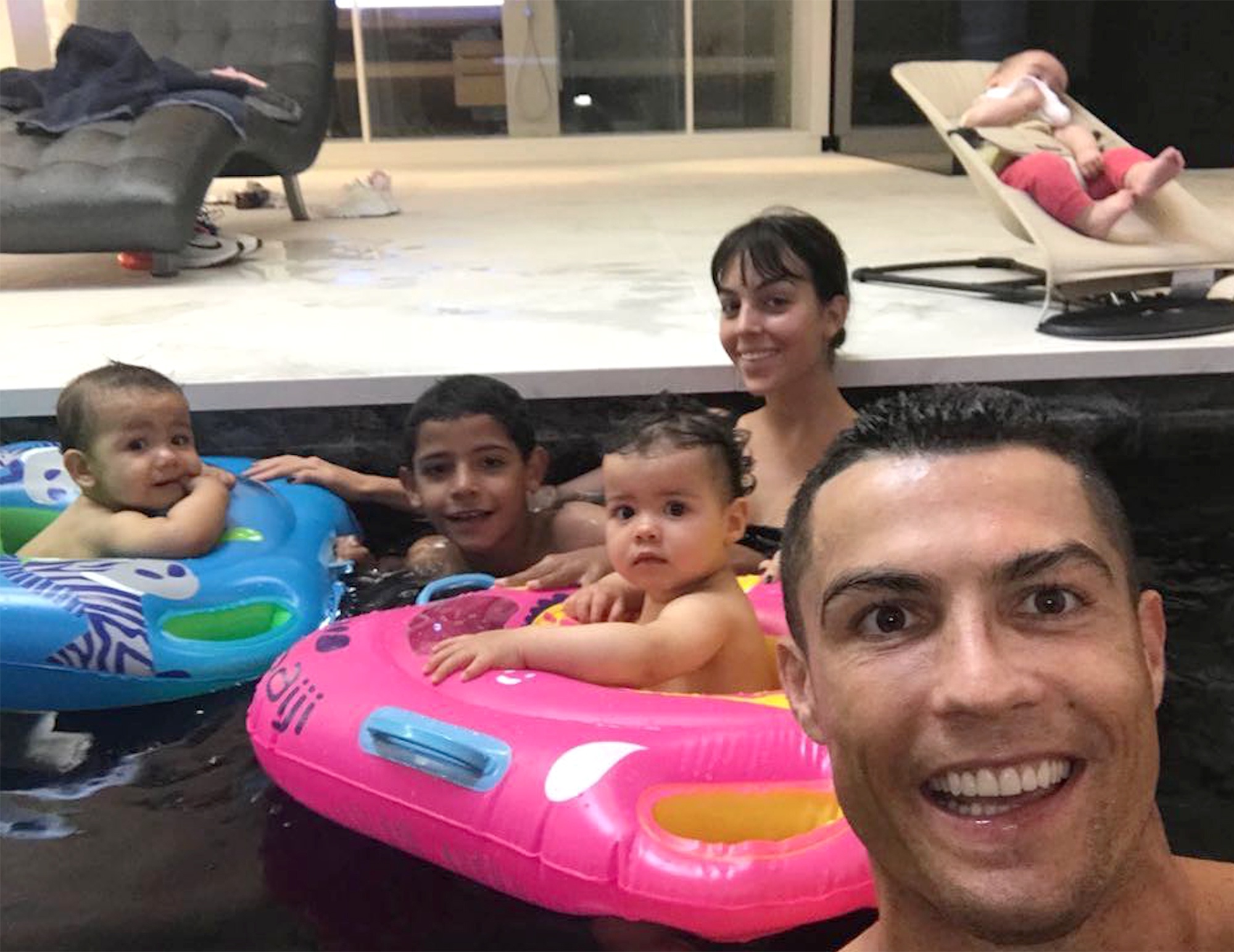 Georgina Rodriguez – ‘bong hong’ suoi am trai tim Cristiano Ronaldo anh 4