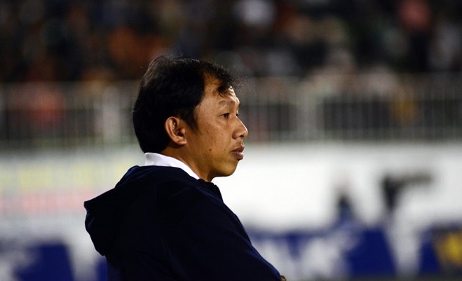HLV doi HAGL bao ve Tang Tien sau tinh huong bo bong da nguoi hinh anh