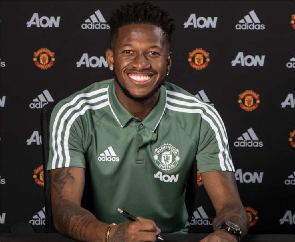 Fred chinh thuc cap ben Manchester United hinh anh