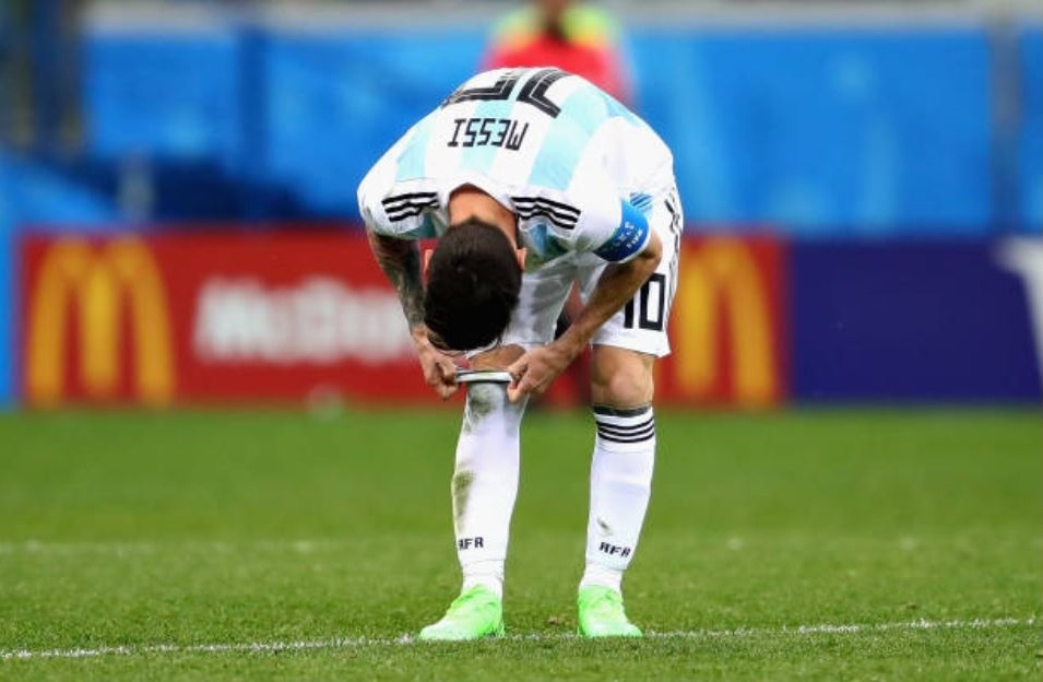 ‘Lionel Messi va dong doi nhu nhung cai bong vo hon tren san' hinh anh