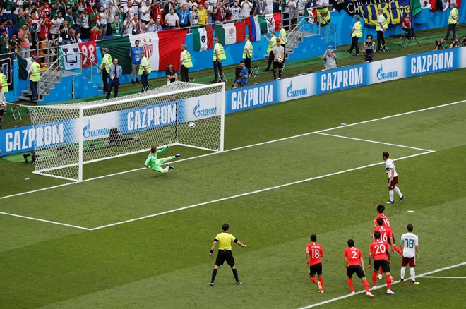 Cau thu Han Quoc bat khoc khi can ke ngay chia tay World Cup anh 2