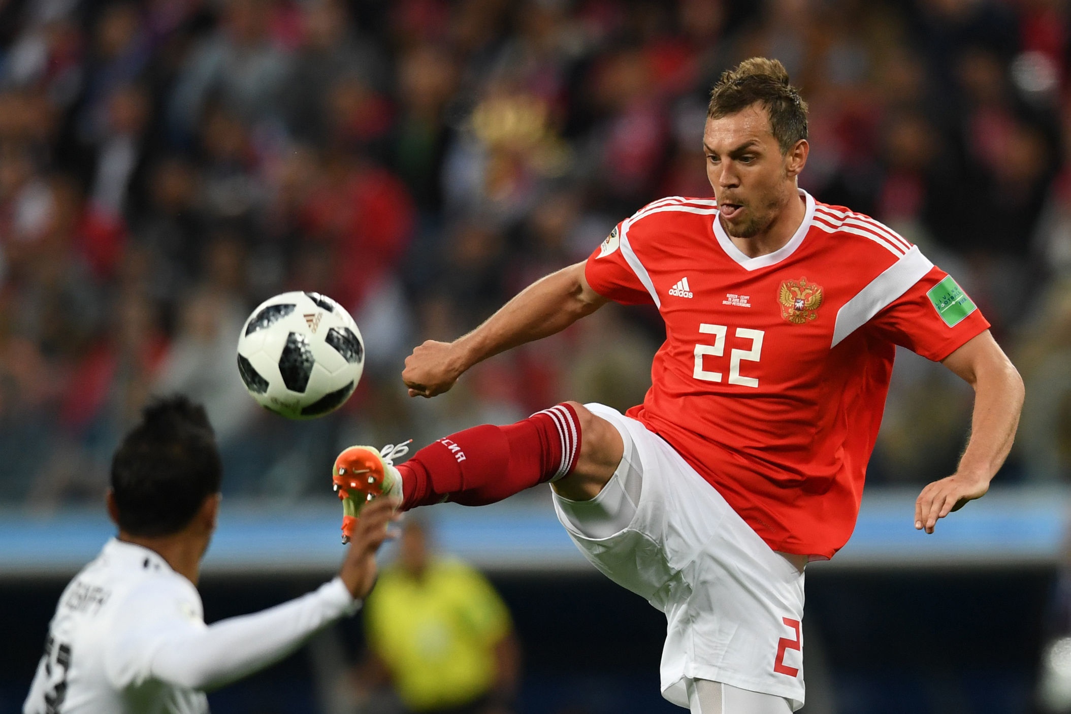 Dzyuba - từ cầu thủ bất trị đến người hùng nước Nga ảnh 2 Dzyuba - tu cau thu bat tri den nguoi hung nuoc Nga anh 2