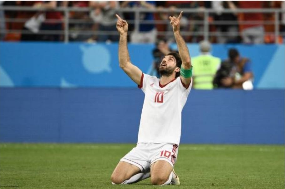 Cau thu,  CDV Iran bat khoc sau tran hoa Bo Dao Nha anh 2