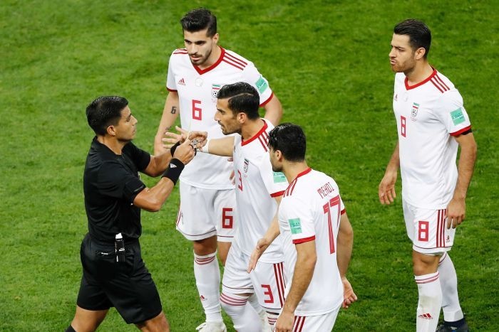 Nhìn lại 17 phút điên rồ ở trận Tây Ban Nha, Bồ Đào Nha ảnh 2 Nhin lai 17 phut dien ro o tran Tay Ban Nha, Bo Dao Nha anh 2