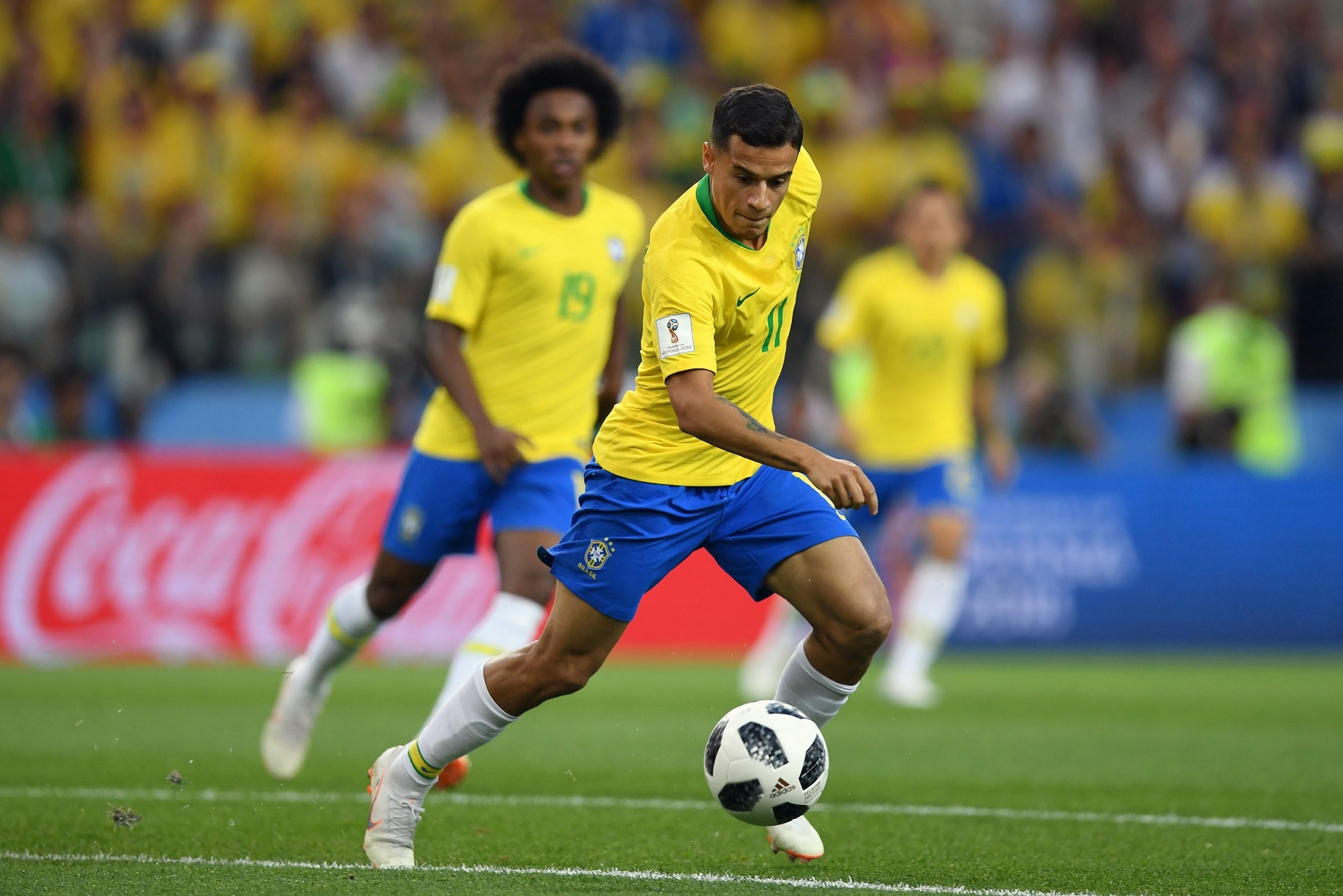 Brazil thắng trận, Coutinho tái hiện kỳ tích của Pele ảnh 2 Brazil thang tran, Coutinho tai hien ky tich cua Pele anh 2