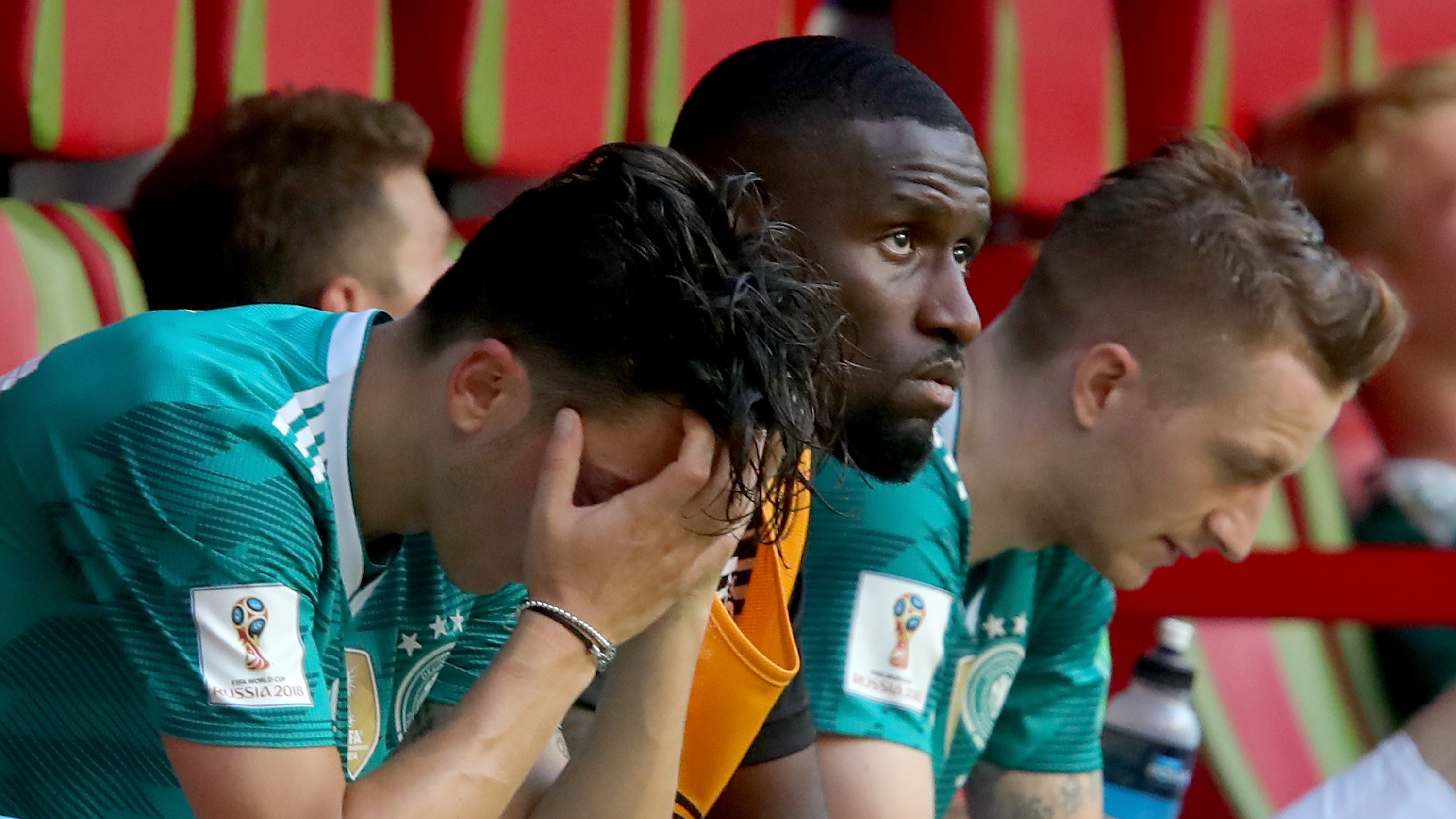 Duc that bai,  Loew nen tu chuc va thang than nhin vao tuong lai anh 3